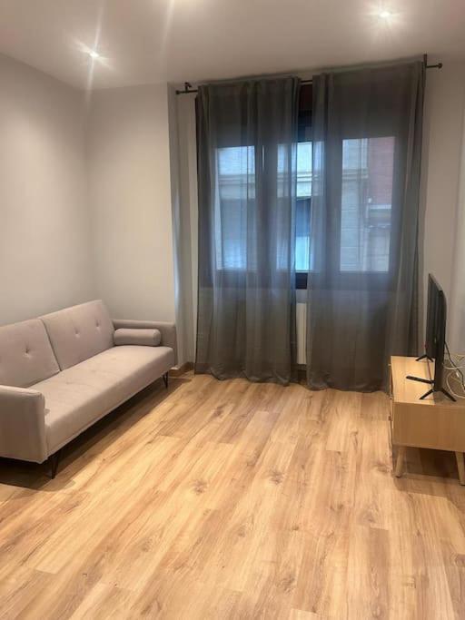 Coqueto Apartamento Cerca Del Casco Viejo Con Garaje Gratis Bilbao Bagian luar foto